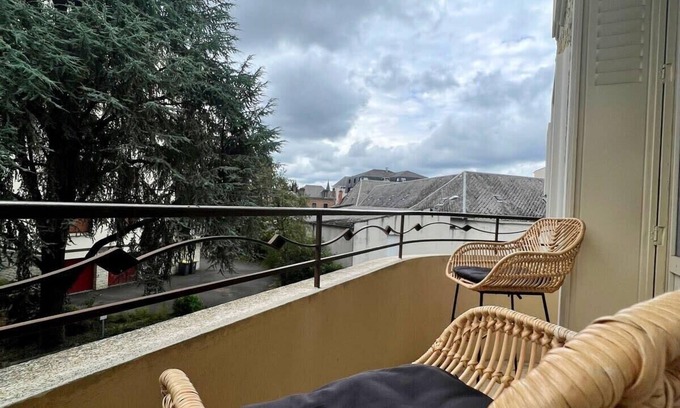 Brive-la-Gaillarde Apartment | Casa Brune - T3 en Centre Ville - Proche Gare