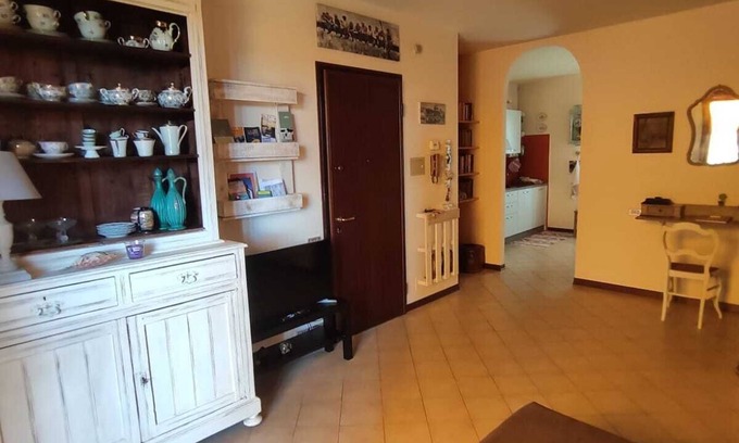 Ex Campo d'Aviazione Apartment | "Casa Camilla" newly renovated apartment is 15 'walk from the sea