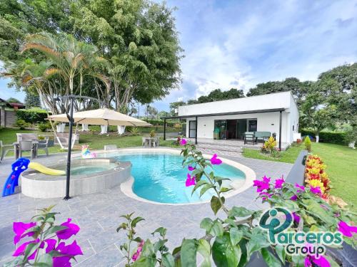 Pereira House | Casa Campestre De 6 Habitaciones Por Parceros Group
