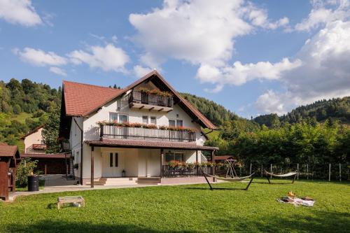 Moieciu House | Casa cu Salcâmi