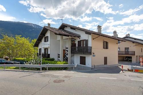 Montan-Angelin-Arensod House | Casa D'Agostino