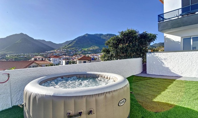 Canical Apartment | Casa da Av 2 by Atlantic Holiday