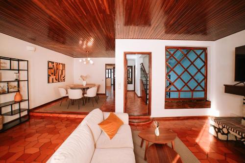 Peso da Regua House | Casa da Laranja by Quantique
