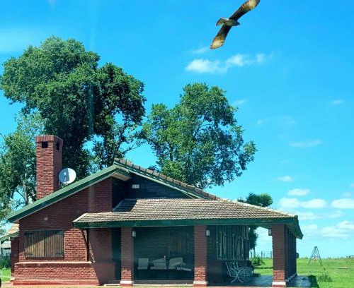 Gowland House | Casa de campo en Lujan