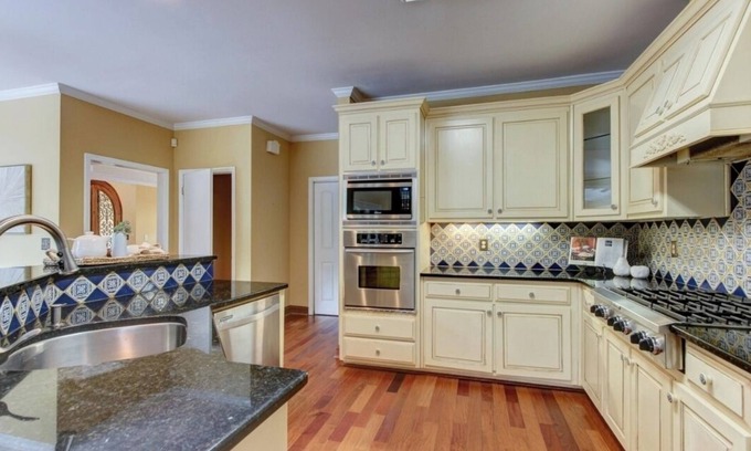 Sharpsburg House | Casa De Lago - Spanish inspired lakeside retreat w/private pool - 5bd/3.5