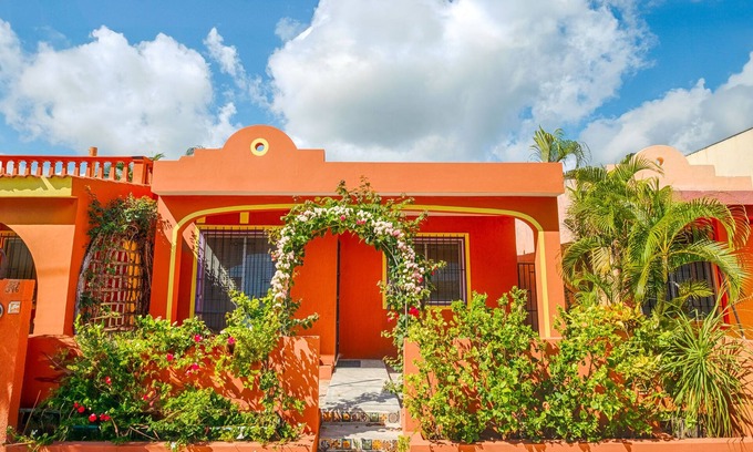 Tulum City Center House | Casa De Las Joyas.Sweet Casita Near Xcacel Beach: Newly remodeled late 2023!