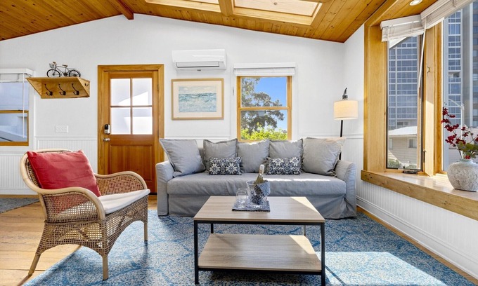 Village of La Jolla House | Casa de las Olas | Cozy 1BR La Jolla Getaway