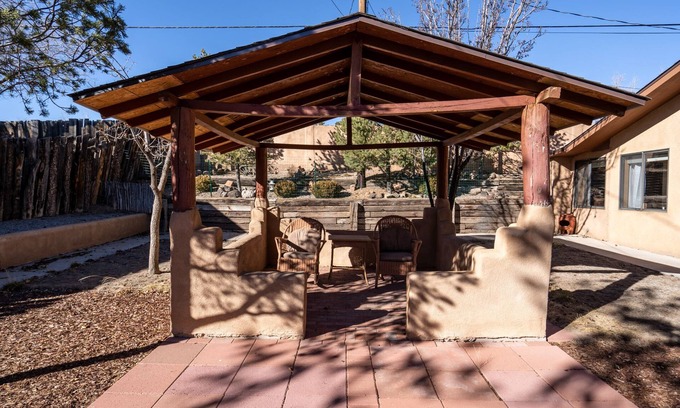 Santa Fe House | Casa de Loco Lobo | Pet Friendly, Fenced Yard