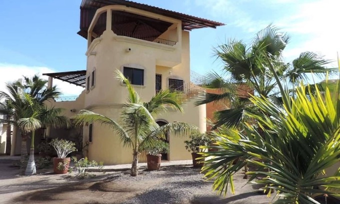 Loreto House | Casa de Perla, Great location near town and beach