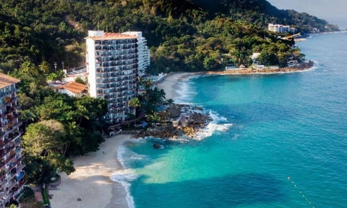 South Shore Hotel Area Condo | Casa de Rada - Beach/Ocean Front Penthouse Condo on the best beach