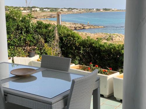 Marina di Mancaversa House | Casa direttamente sul mare 1