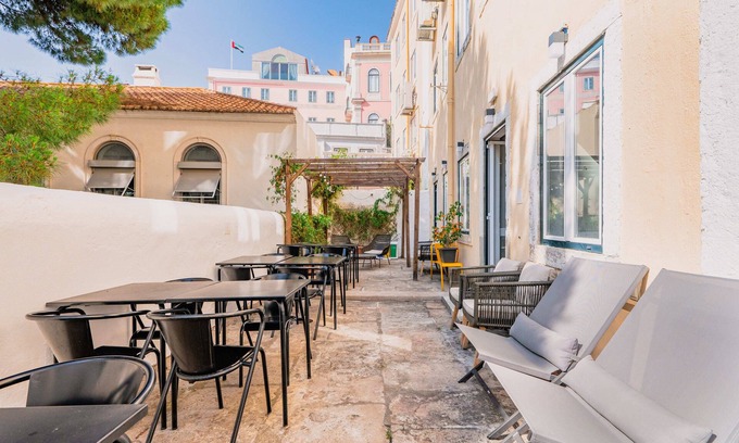 Merces Bed & Breakfast | Casa do Jasmim by Shiadu