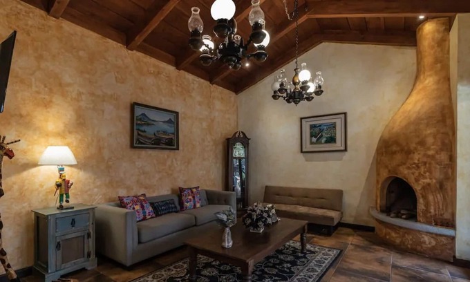Antigua Guatemala House | Casa Duranta - Three Bedroom House, Sleeps 10