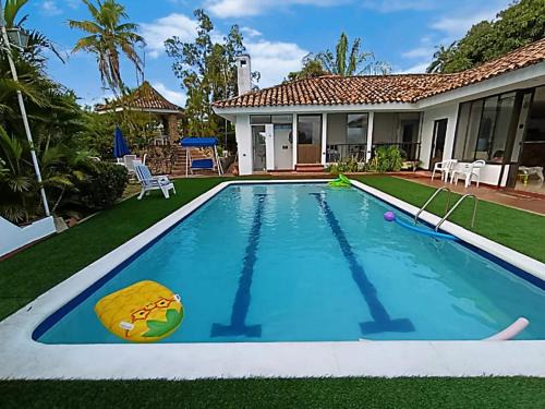 Girardot House | Casa El Peñon