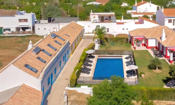 Luz de Tavira Apartment | Casa Évora T2 by YHA
