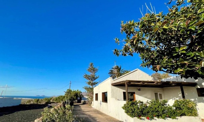 Teguise House | Casa Famara