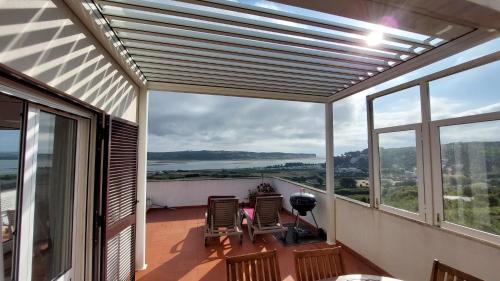 Foz do Arelho Apartment | Casa Feliz Obidos Lagoon and sea view