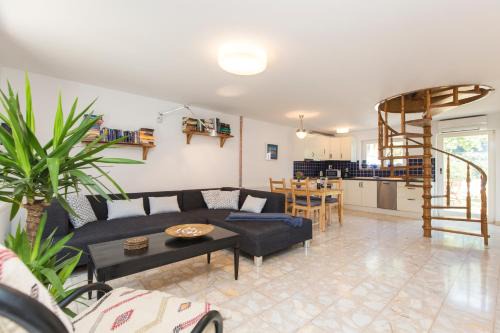 Novigrad House | Casa Flora 3-minutes’ walk from the beach