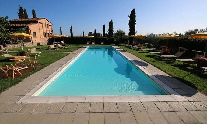 Castiglione del Lago House | Casa Flora G: A characteristic and welcoming apartment that is part of a villa surrounded by the greenery, with Free WI-FI.