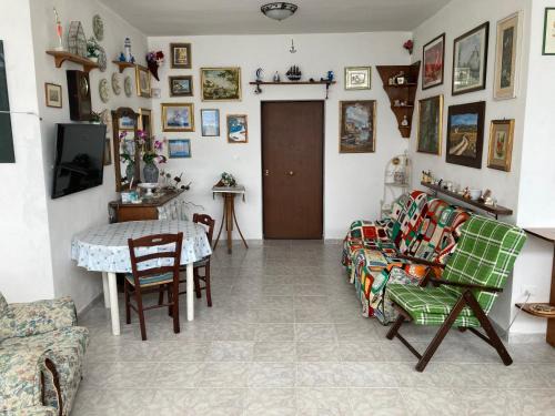 Fondi House | casa Ginevra