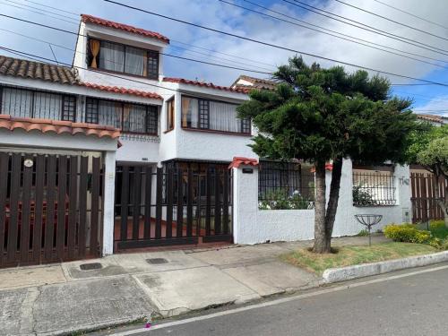 Suba House | Casa Hotel Jardin Utópico