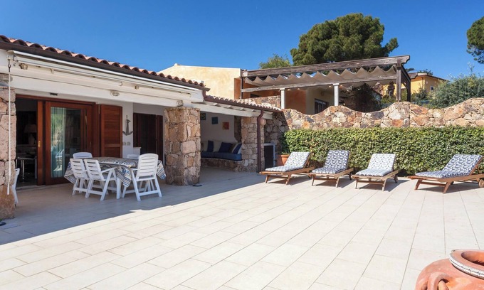 Porto San Paolo Villa | Casa Isabella Villa con dependance close to the Beach, Garden, Terraces, BBQ & A/C