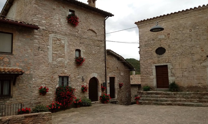 Macerino House | CASA LA TORRE in the small Umbrian village of Macerino