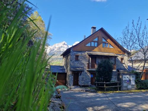 Sallent de Gallego Ski Chalet | Casa Las Planas