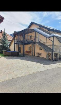 Borsa House | CASA LAURENTIU