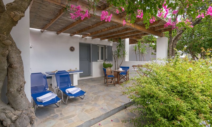 Zefiria Apartment | Casa Libeccio Milos in an oasis of peace a stone's throw from the beaches!
