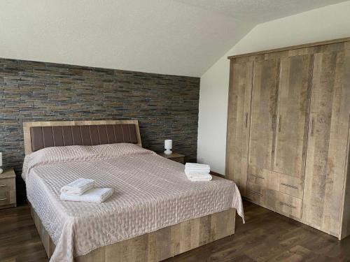 Curtea De Arges Apartment | Casa Linda