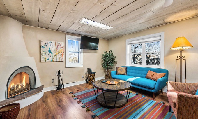 Downtown Santa Fe House | Casa Lola - Walk to the Plaza and Railyard