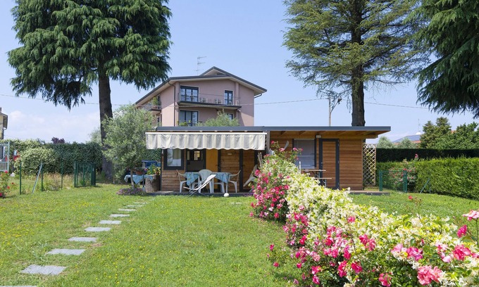 Cadrezzate Apartment | Casa Maddalena Private Beach, Cadrezzate con Osmate, Italy