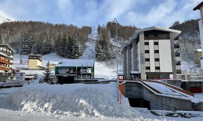 Madesimo Apartment | Casa Madesimo - Impianto sciistico e Parcheggio