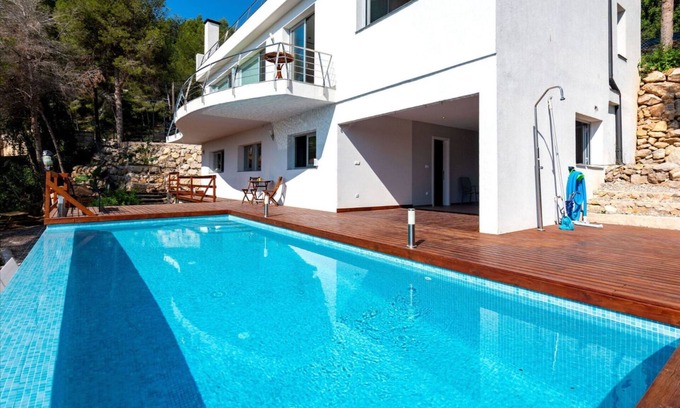 Cunit House | Casa Majestic: Sophistication and comfort