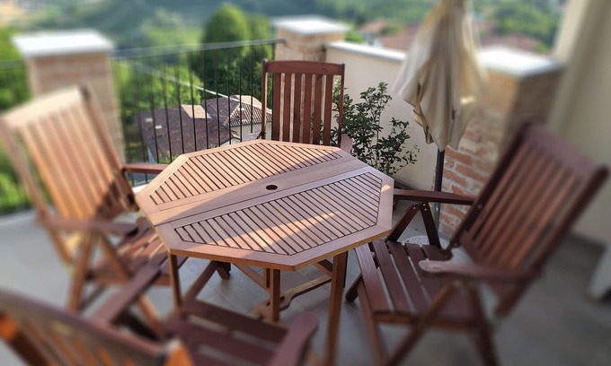 Novello House | Casa Mantel HOLIDAY HOME IN LANGHE - panoramic view and garden