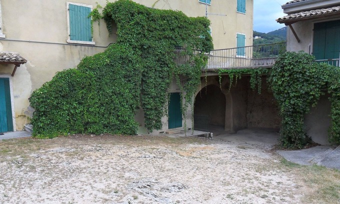 Caprino Veronese House | Casa Martini, nestled in the green hills of Lake Garda