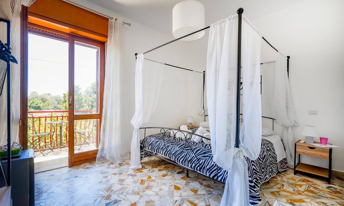 Municipio 5 Apartment | 'Casa Merlino - Double Room' with Balcony, Wi-Fi and Air Conditioning