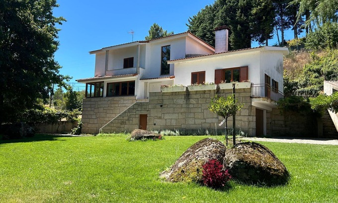 Chaves House | Casa Monte da Volta. Spacious, well equipped, for relaxing and having good time
