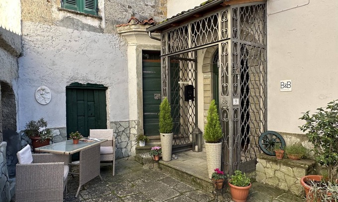 Masero House | Casa Monti 8 Pax by VILLASRETREATS with pool, BBQ near Cinque Terre and Versilia