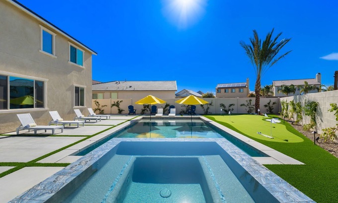 Coachella House | Casa Negra w/Pool, Spa & more! Close to Festivals!