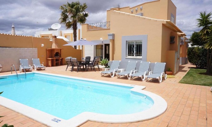 Castelo Villa | Casa Netos