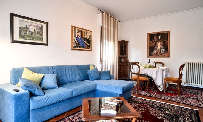 Lucca Historical Center Apartment | Casa Paola, 2 steps from the center: A/C, Wi-Fi, bikes and parking!