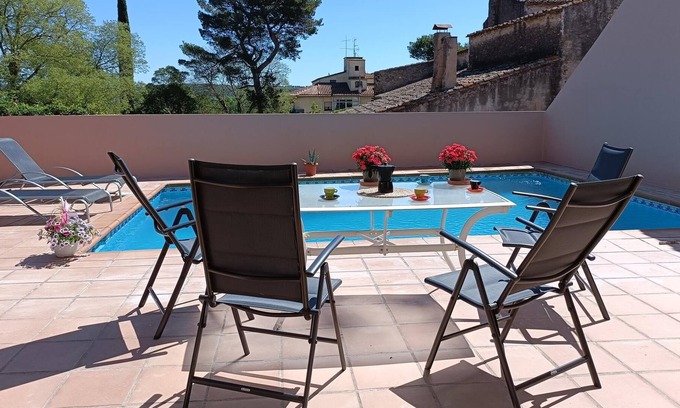 Camallera Villa | Casa Pintora with private pool. 12kms to Costa Brava beaches