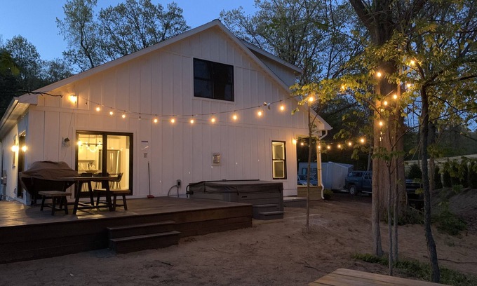 Union Pier House | Casa Playa: BRAND NEW, 4 Bedroom Family Retreat w/private HotTub