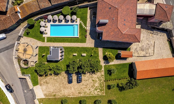Cardielos House | Casa da Brêa - 7 suites, swimming pool, garden and games area. 10 minutes from the beach
