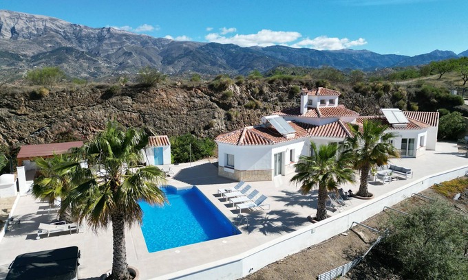 Arenas Villa | Casa Pura Vista, Arenas with Jacuzzi and ocean view
