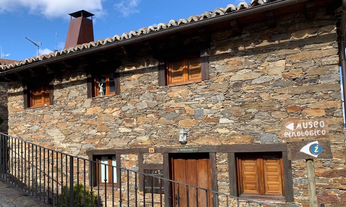 La Hiruela House | Casa Rural Clemente II, Ubicada en un Pueblo de Cuento La Hiruela