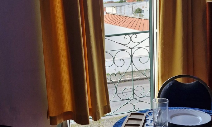 Vila Franca do Campo Apartment | Casa São Pedro - Studio Centro da Vila, a 5 m de Praias, Comércio, Restaurantes