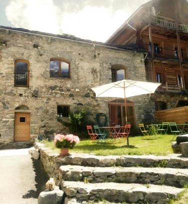 Molines-en-Queyras Bed & Breakfast | CASA-Salon Bella Ciao Suite pour 5 personnes